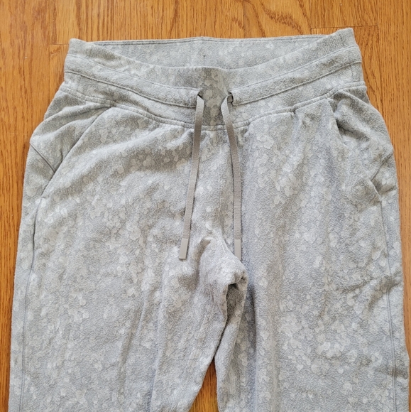Lululemon Ready to Rulu Jogger - Picture 4 of 5